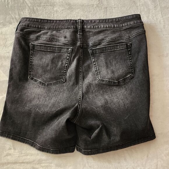 Torrid 16 Faded Black Distressed Bermuda Denim Shorts - Picture 4 of 7